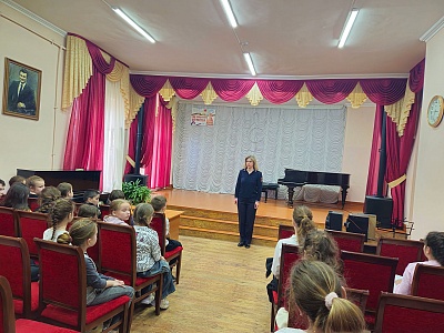 Автоинспекторы Белореченска проводят уроки дорожной безопасности в музыкальных школах