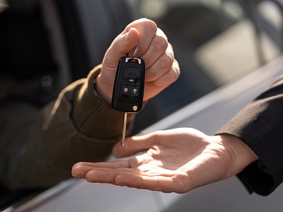 Семь жителей Краснодарского края, которые ранее пострадали на производстве, получили от регионального Отделения СФР новые автомобили Lada Granta