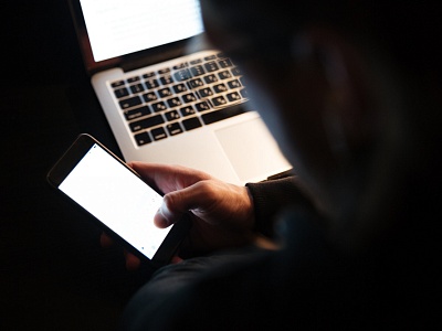 Новая мошенническая «схема» – фейковые уведомления ЖКХ в мессенджерах и ссылки об участии в конкурсах