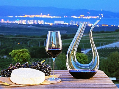 В Краснодарском крае в самый разгар бархатного сезона пройдет первая «Черноморская винная неделя»