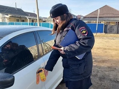 В Белореченске полицейские и активисты реализуют акцию «Будьте бдительны! Не доверяйте мошенникам»