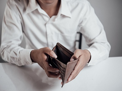 «Белая», «черная» или «серая»: как зарплата влияет на размер пенсии и получение социальных выплат кубанцев?