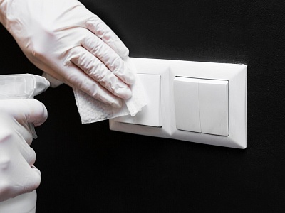 Соблюдайте меры безопасности при обращении с электроприборами и электрооборудованием