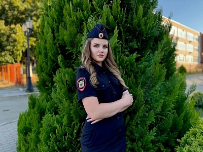 Участковый уполномоченный полиции Михайлюк Мира дает #советбезопасности юным жителям Белореченского района 