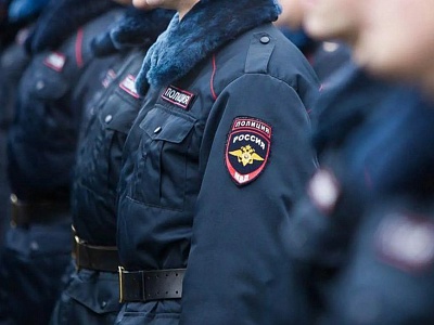 Белореченские полицейские совместно с активистами при Отделе наградили ребят за участие в конкурсе детского творчества