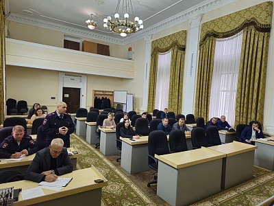 Подготовку автодорог к зиме обсудили на заседании районной комиссии