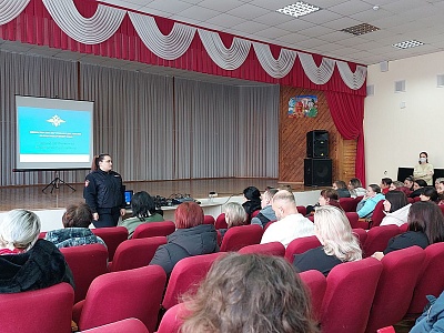 «Счастье-это когда твой ребёнок здоров»- правоохранители приняли участие в круглом столе среди родителей несовершеннолетних