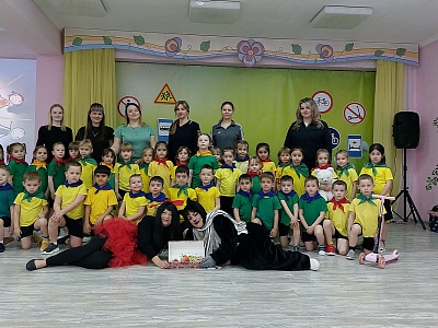 В Белореченске правоохранители организовали для воспитанников детского сада игровой тренинг по безопасности