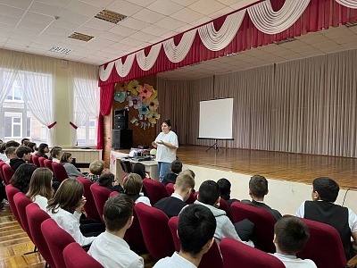 В Белореченске сотрудники полиции приняли участие в беседе со школьниками в преддверии зимних каникул